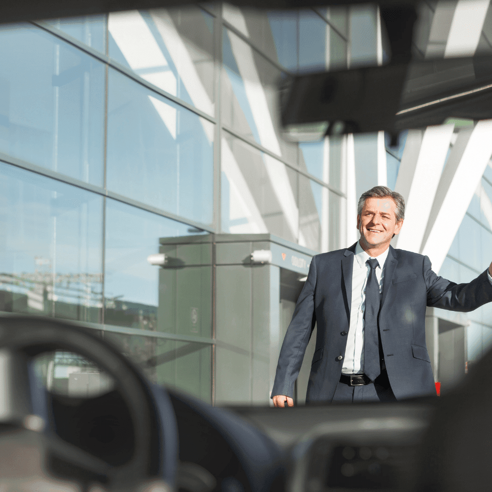 Dorset airport taxi service, including transfers to Gatwick, Heathrow, and other major airports.