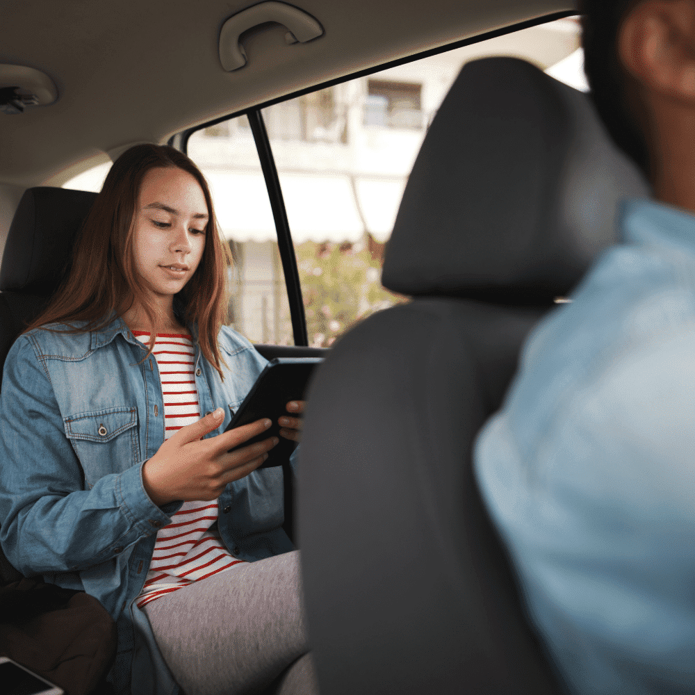 Airport transfer service in Dorset, including transfers to Gatwick, Heathrow, Luton, and Bournemouth Airports.